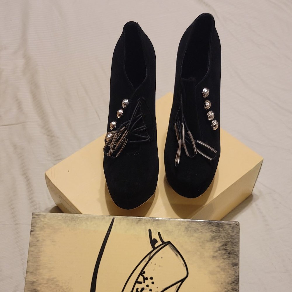 Quan Jin Bao Bei Shoes